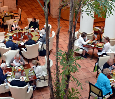 Guests enjoying lunch at the Pritikin weight loss resort.